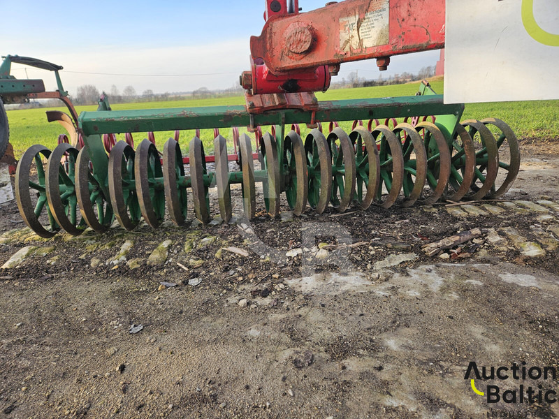 UNIA - Eke: 5 kép. UNIA - Eke: 5 kép.