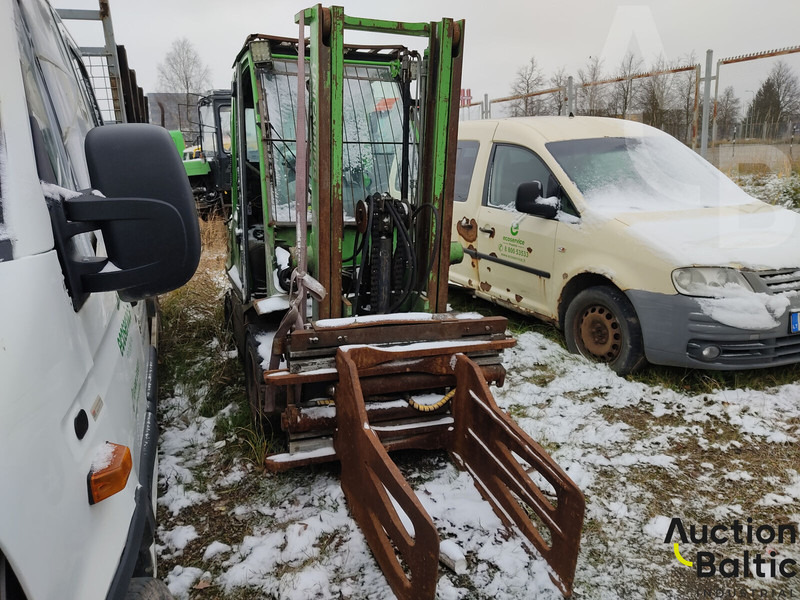 UniCarriers 30 - Dízel targonca: 3 kép. UniCarriers 30 - Dízel targonca: 3 kép.