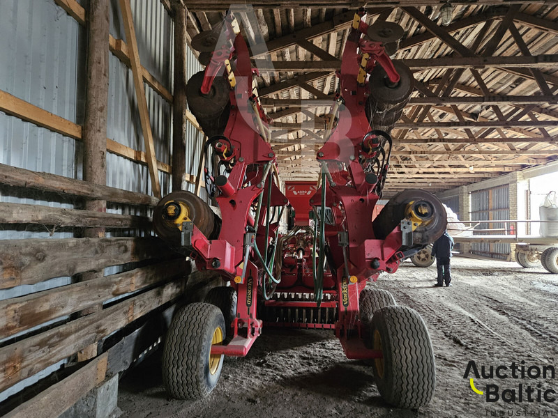 Vaderstad Carrier650 - Tárcsás borona: 2 kép. Vaderstad Carrier650 - Tárcsás borona: 2 kép.