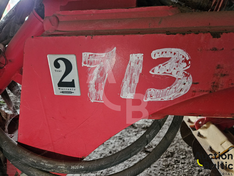 Vaderstad Carrier650 - Tárcsás borona: 4 kép. Vaderstad Carrier650 - Tárcsás borona: 4 kép.