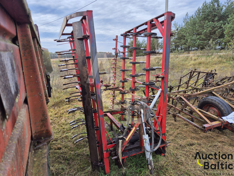 Vaderstad Cultivator - Kultivátor: 2 kép. Vaderstad Cultivator - Kultivátor: 2 kép.