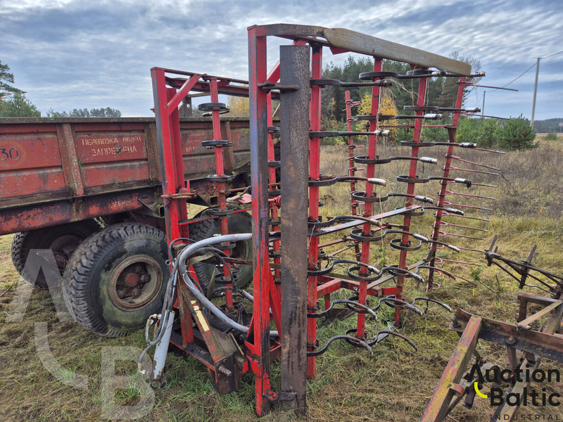 Vaderstad Cultivator - Kultivátor: 1 kép. Vaderstad Cultivator - Kultivátor: 1 kép.