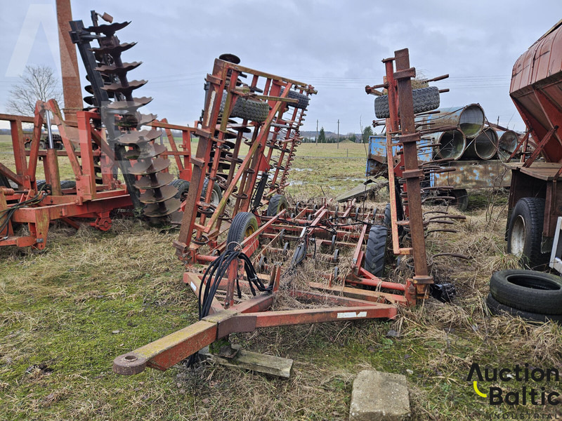 Vaderstad - Kultivátor: 2 kép. Vaderstad - Kultivátor: 2 kép.