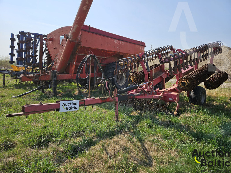 Vaderstad Rexius RS1020 - Kultivátor: 2 kép. Vaderstad Rexius RS1020 - Kultivátor: 2 kép.