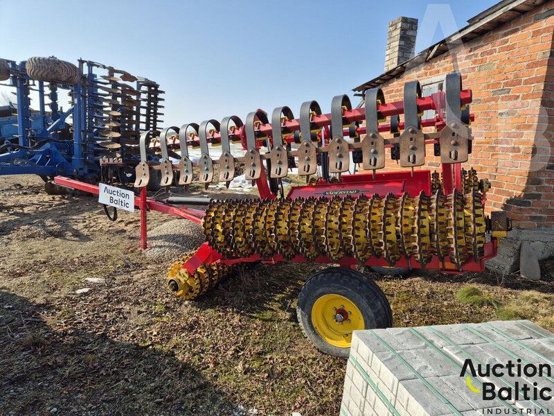Vaderstad Rollex RX 620 - Mezőgazdasági hengerek: 4 kép. Vaderstad Rollex RX 620 - Mezőgazdasági hengerek: 4 kép.