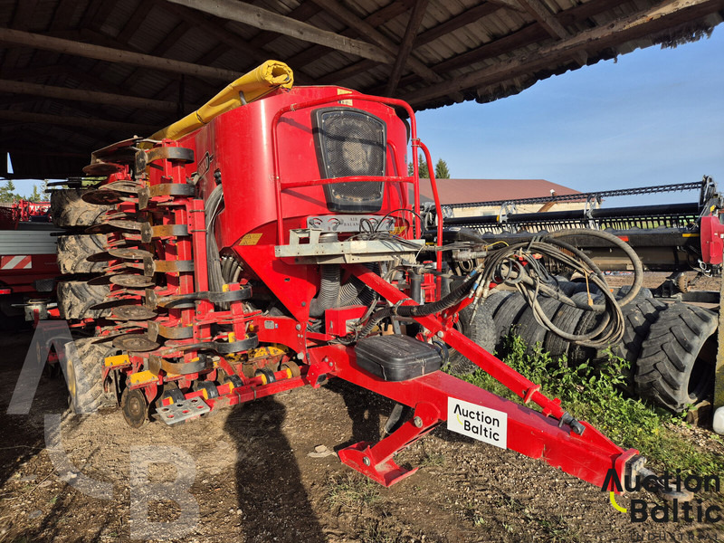 Vaderstad ST 600C - Kombinált vetőgép: 2 kép. Vaderstad ST 600C - Kombinált vetőgép: 2 kép.