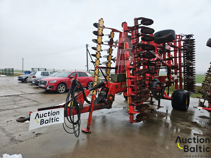 Vaderstad TopDown600 - Kultivátor: 1 kép. Vaderstad TopDown600 - Kultivátor: 1 kép.
