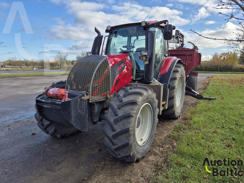 Valtra N114 EH - Erdészeti pótkocsi: 2 kép. Valtra N114 EH - Erdészeti pótkocsi: 2 kép.