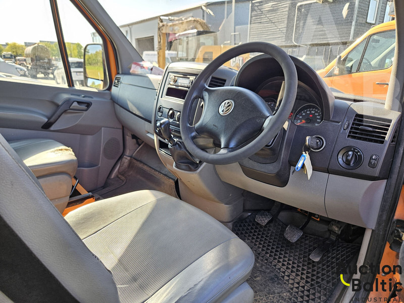 Volkswagen Crafter - Billenőplatós kisteherautó: 5 kép. Volkswagen Crafter - Billenőplatós kisteherautó: 5 kép.