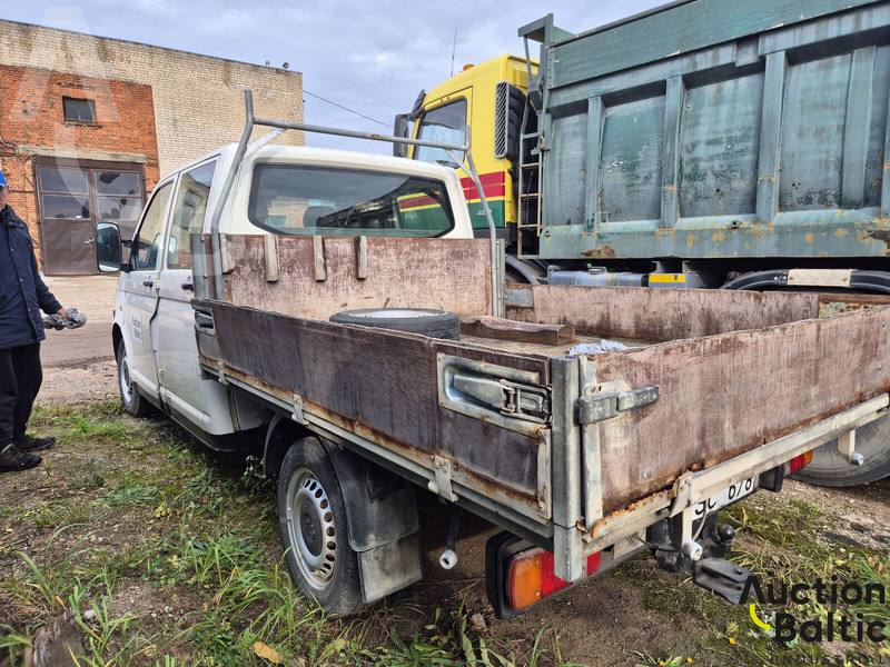 Volkswagen Transporter - Platós kisteherautó: 3 kép. Volkswagen Transporter - Platós kisteherautó: 3 kép.