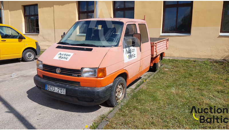 Volkswagen Transporter - Platós kisteherautó: 1 kép. Volkswagen Transporter - Platós kisteherautó: 1 kép.