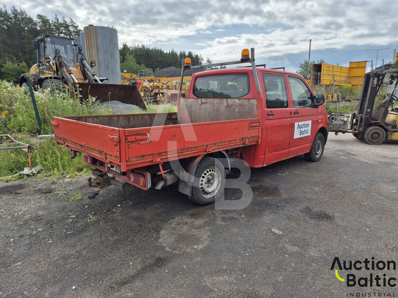 Volkswagen Transporter - Platós kisteherautó: 3 kép. Volkswagen Transporter - Platós kisteherautó: 3 kép.