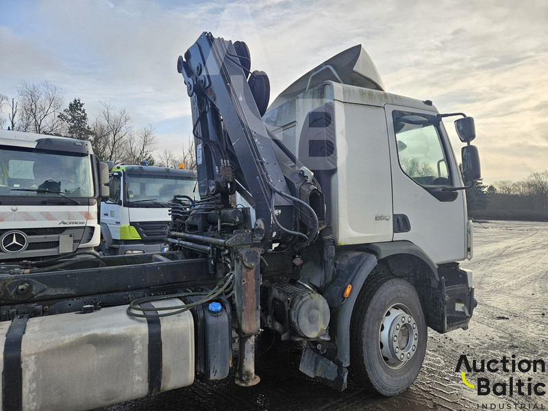 Volvo FE320 - Horgos rakodó teherautó, Darus autó: 3 kép. Volvo FE320 - Horgos rakodó teherautó, Darus autó: 3 kép.