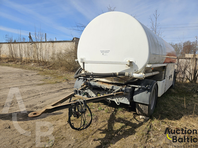 Volvo FH 420 - Tartályos teherautó: 5 kép. Volvo FH 420 - Tartályos teherautó: 5 kép.