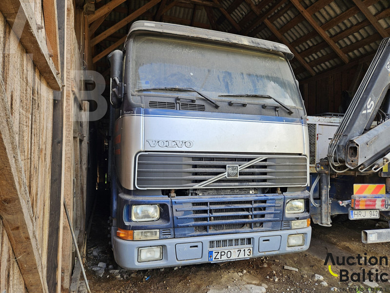 Volvo FH12 - Platós teherautó: 3 kép. Volvo FH12 - Platós teherautó: 3 kép.