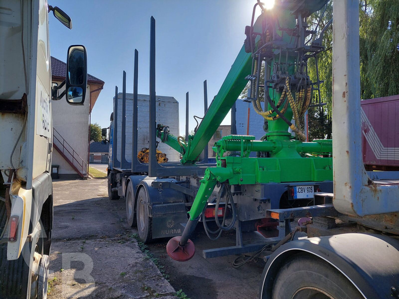 Volvo FH12 - Rönkszállító teherautó: 4 kép. Volvo FH12 - Rönkszállító teherautó: 4 kép.