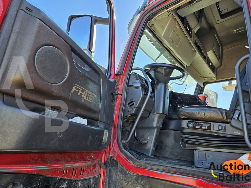 Volvo FH16 - Erdészeti pótkocsi: 5 kép. Volvo FH16 - Erdészeti pótkocsi: 5 kép.