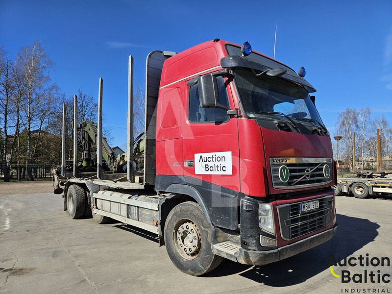 Volvo FH16 - Erdészeti pótkocsi: 1 kép. Volvo FH16 - Erdészeti pótkocsi: 1 kép.