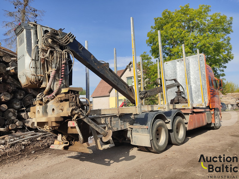 Volvo FH16 - Rönkszállító teherautó, Darus autó: 3 kép. Volvo FH16 - Rönkszállító teherautó, Darus autó: 3 kép.