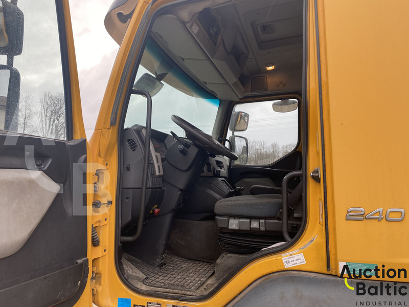 Volvo FL 240 4x2 - Billenőplatós teherautó: 5 kép. Volvo FL 240 4x2 - Billenőplatós teherautó: 5 kép.