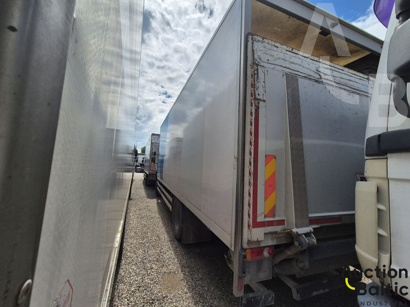 Volvo FL240 - Dobozos felépítményű teherautó: 4 kép. Volvo FL240 - Dobozos felépítményű teherautó: 4 kép.