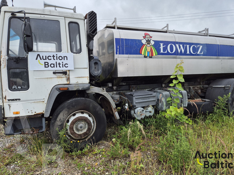 Volvo FL6 - Tartályos teherautó: 2 kép. Volvo FL6 - Tartályos teherautó: 2 kép.