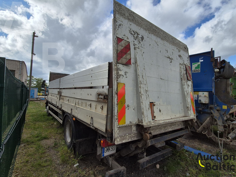 Volvo FL6 - Platós teherautó: 3 kép. Volvo FL6 - Platós teherautó: 3 kép.