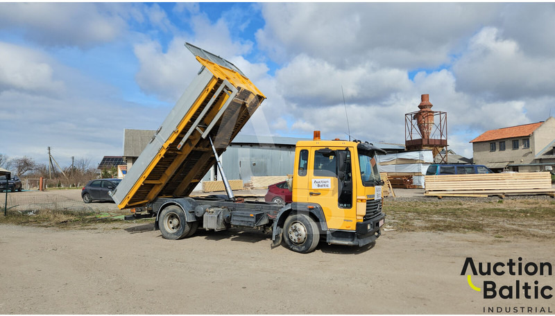 Volvo FL612 - Billenőplatós teherautó: 1 kép. Volvo FL612 - Billenőplatós teherautó: 1 kép.