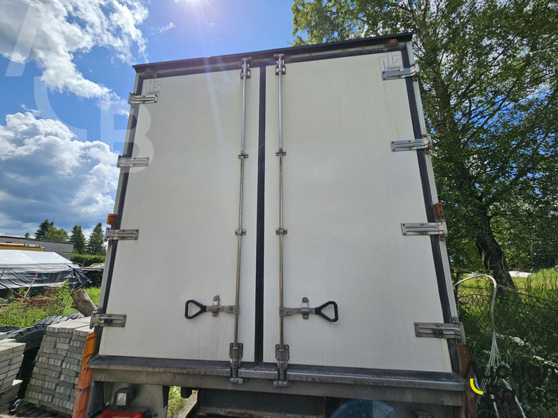 Volvo FL615 - Dobozos felépítményű teherautó: 5 kép. Volvo FL615 - Dobozos felépítményű teherautó: 5 kép.