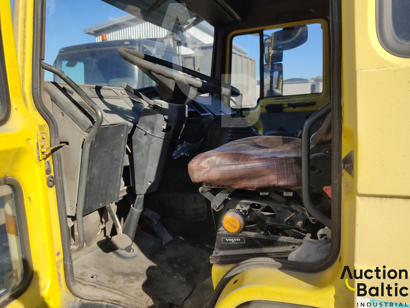 Volvo FL618 - Szemetesautó: 5 kép. Volvo FL618 - Szemetesautó: 5 kép.