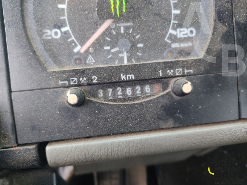 Billenőplatós teherautó, Darus autó Volvo FL618: 8 kép.