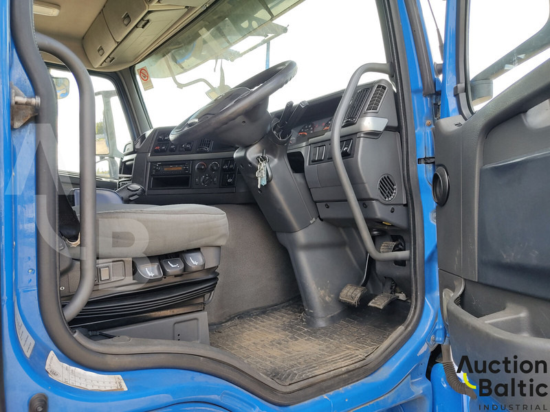 Volvo FM - Autószállító teherautó: 5 kép. Volvo FM - Autószállító teherautó: 5 kép.