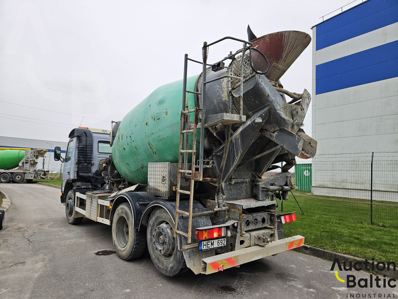 Volvo FM12 - Betonmixer: 3 kép. Volvo FM12 - Betonmixer: 3 kép.
