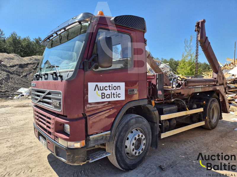 Volvo FM12 - Konténerszállító: 1 kép. Volvo FM12 - Konténerszállító: 1 kép.