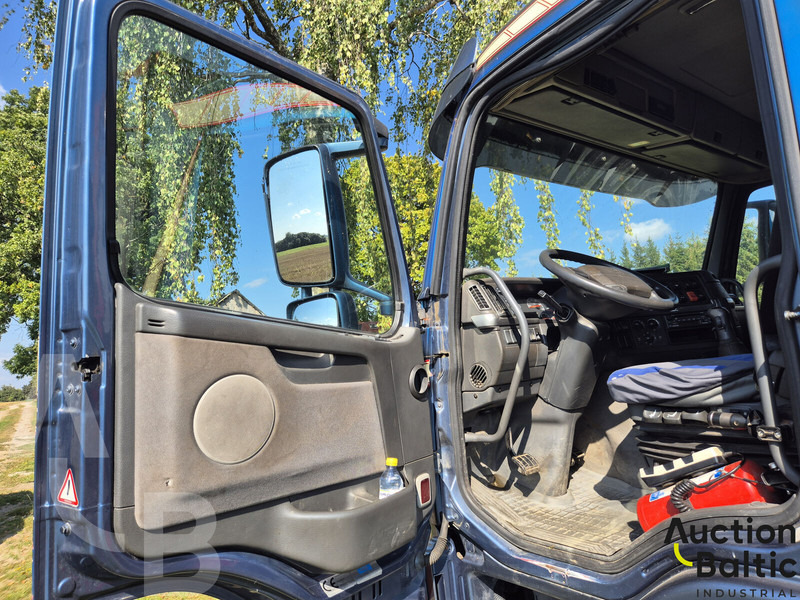 Volvo FM12 - Billenőplatós teherautó: 5 kép. Volvo FM12 - Billenőplatós teherautó: 5 kép.