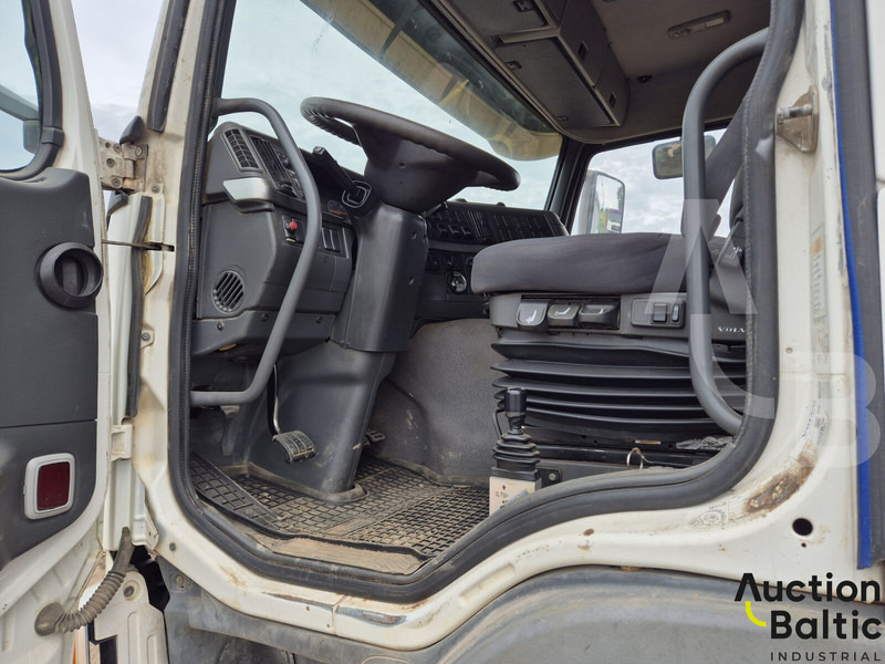 Volvo FM12 - Billenőplatós teherautó: 5 kép. Volvo FM12 - Billenőplatós teherautó: 5 kép.
