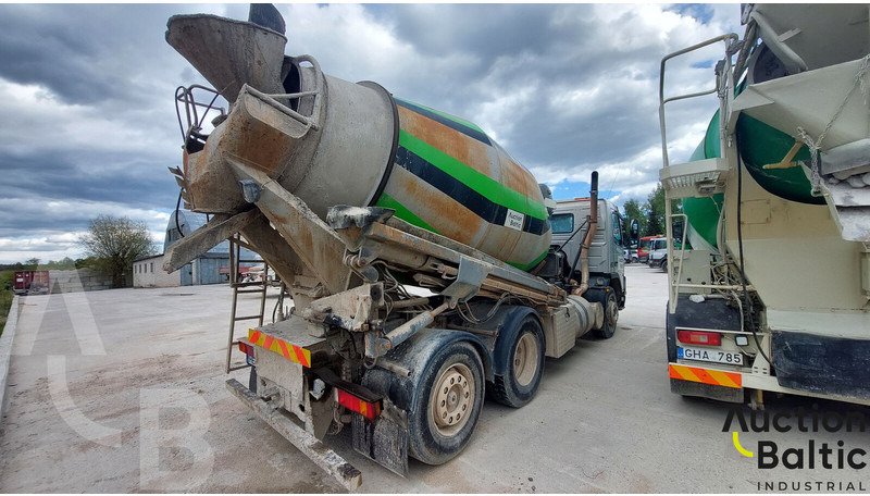 Volvo FM12 - Betonmixer: 4 kép. Volvo FM12 - Betonmixer: 4 kép.