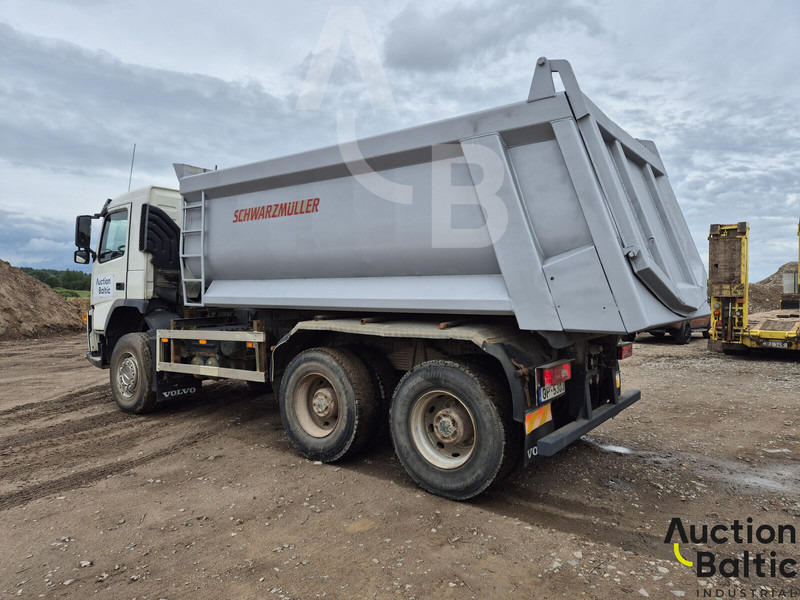 Volvo FM12 - Billenőplatós teherautó: 3 kép. Volvo FM12 - Billenőplatós teherautó: 3 kép.