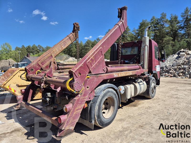 Volvo FM12 - Konténerszállító: 3 kép. Volvo FM12 - Konténerszállító: 3 kép.