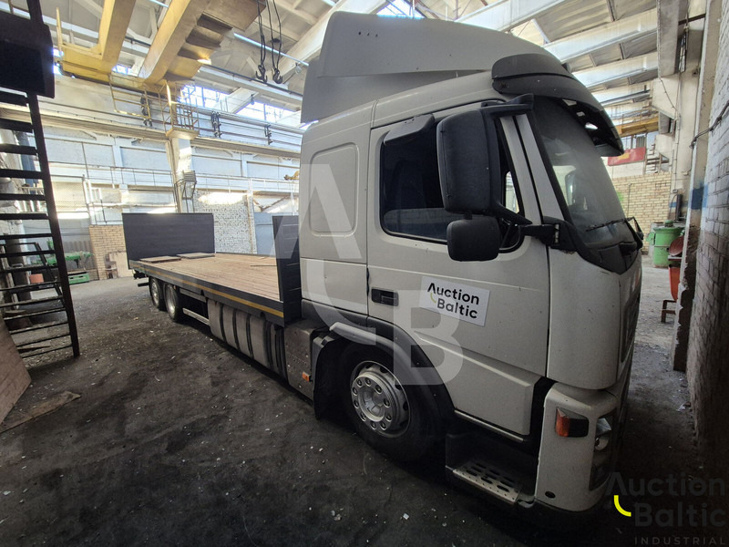 Volvo FM380 - Platós teherautó: 3 kép. Volvo FM380 - Platós teherautó: 3 kép.