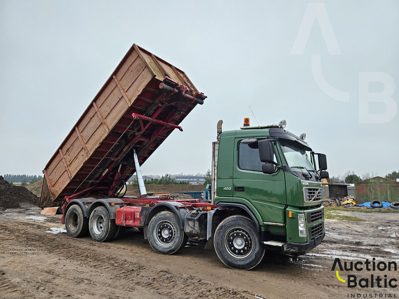 Volvo FM400 - Billenőplatós teherautó: 2 kép. Volvo FM400 - Billenőplatós teherautó: 2 kép.