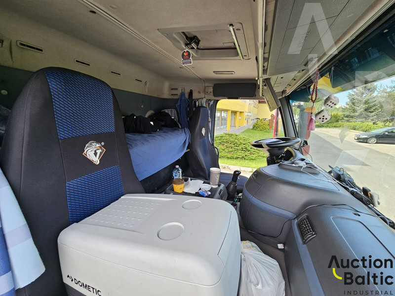 Volvo FM440 - Autószállító teherautó: 5 kép. Volvo FM440 - Autószállító teherautó: 5 kép.