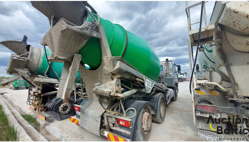 Volvo FM9 - Betonmixer: 3 kép. Volvo FM9 - Betonmixer: 3 kép.