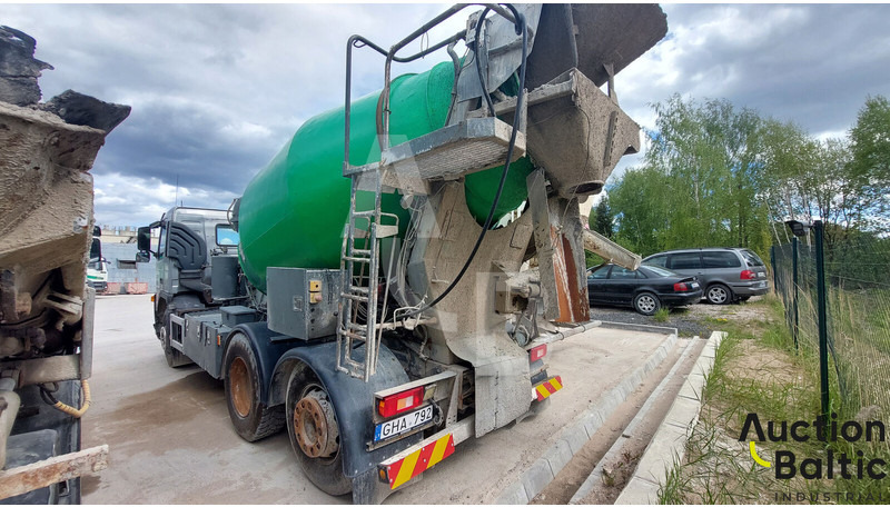 Volvo FM9 - Betonmixer: 4 kép. Volvo FM9 - Betonmixer: 4 kép.