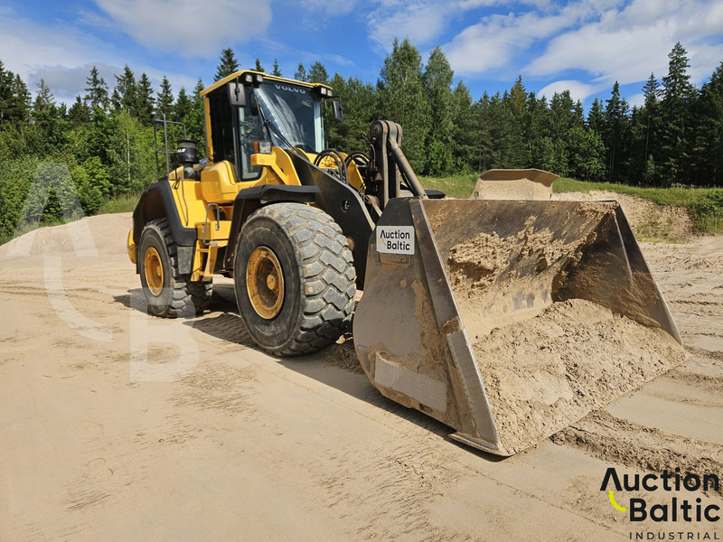 Volvo L 180 G - Gumikerekes homlokrakodó: 3 kép. Volvo L 180 G - Gumikerekes homlokrakodó: 3 kép.