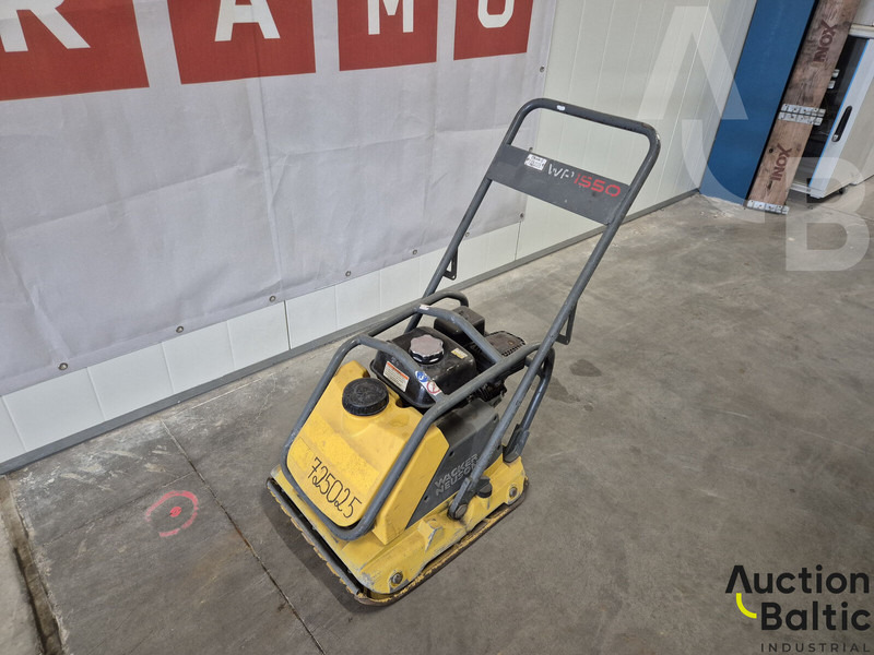 WACKER NEUSON WP1550AW - Lapvibrátor: 1 kép. WACKER NEUSON WP1550AW - Lapvibrátor: 1 kép.