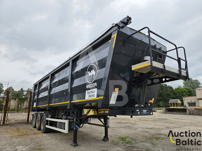 Wielton NW-3 - Ponyvás félpótkocsi: 1 kép. Wielton NW-3 - Ponyvás félpótkocsi: 1 kép.