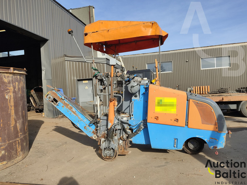 Wirtgen W35DC - Aszfaltozó gép: 5 kép. Wirtgen W35DC - Aszfaltozó gép: 5 kép.