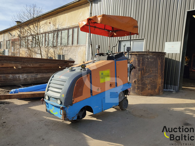 Wirtgen W35DC - Aszfaltozó gép: 2 kép. Wirtgen W35DC - Aszfaltozó gép: 2 kép.