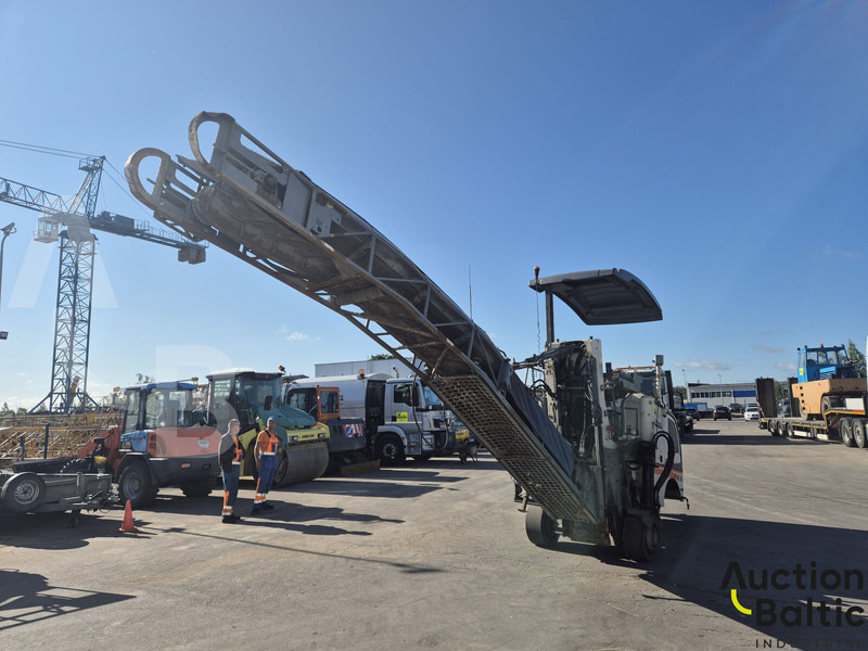 Wirtgen W50DC - Aszfaltozó gép: 5 kép. Wirtgen W50DC - Aszfaltozó gép: 5 kép.